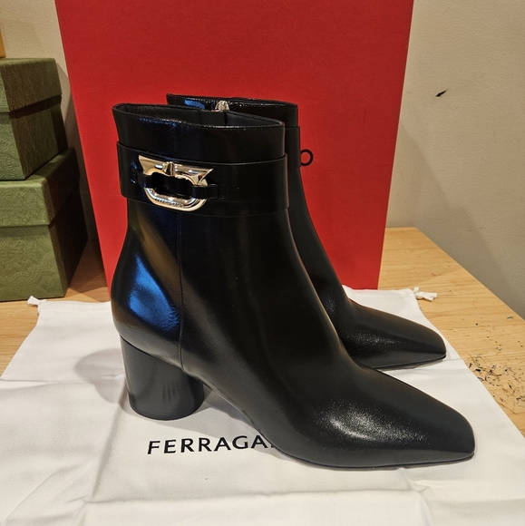 Salvatore Ferragamo Placida Bootie Black boot - Picture 2 of 8